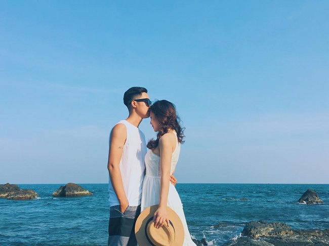 Lưu giữ khoảnh khắc lãng mạn bên người ấy khi ghé thăm bãi biển Hồng Vàn